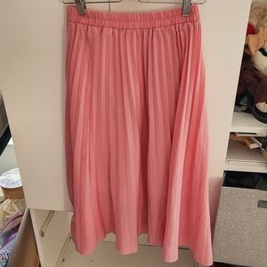 Elegant Pink Pleated Skirt